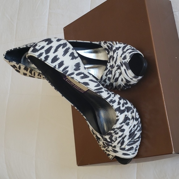 Audrey Brooke Blk&Wht Garth Cheetah Pumps - Picture 4 of 6